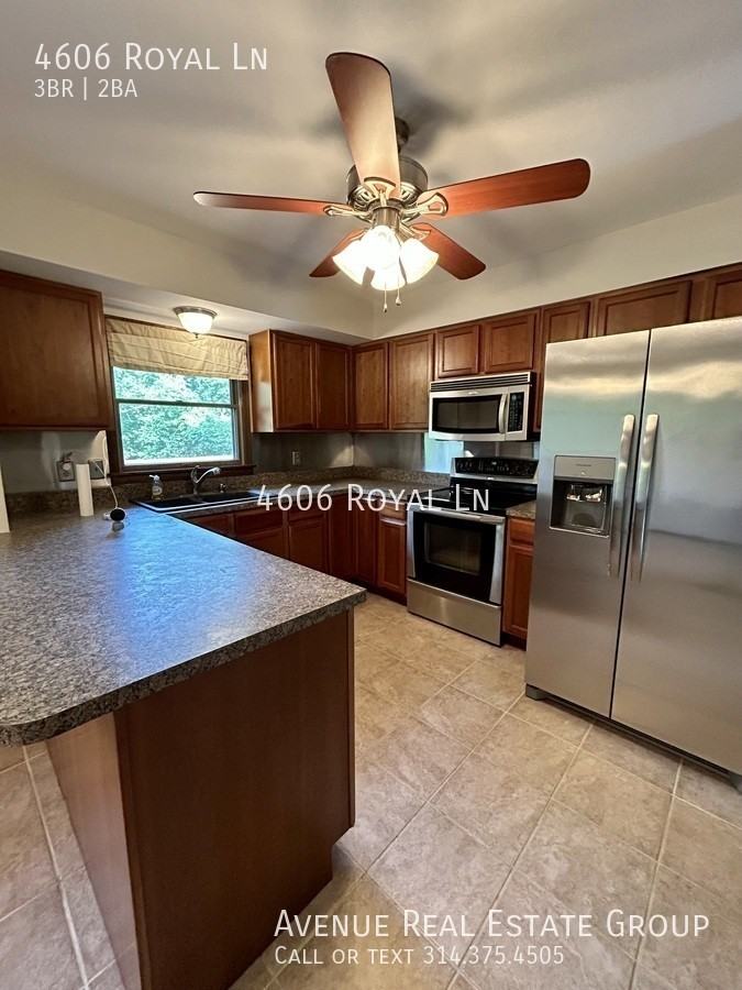 4606 Royal Ln - Photo 3 of 16