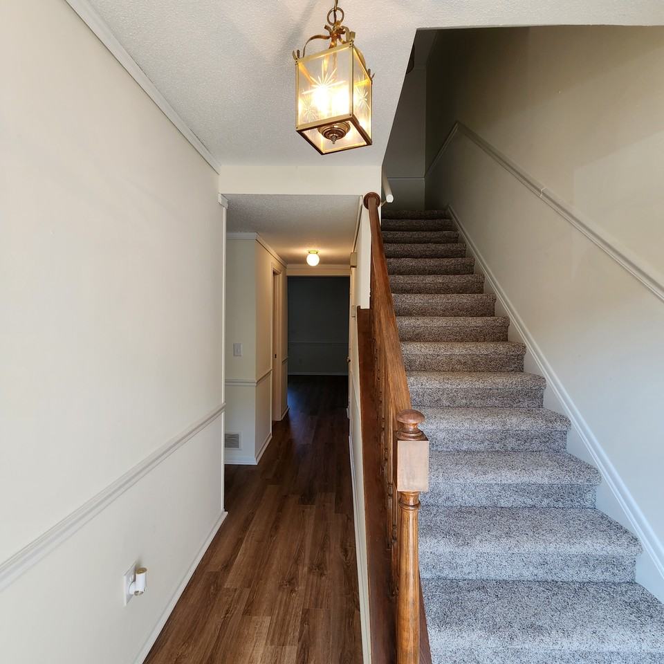 3850 Huntingreen Ln #D - Photo 2 of 10