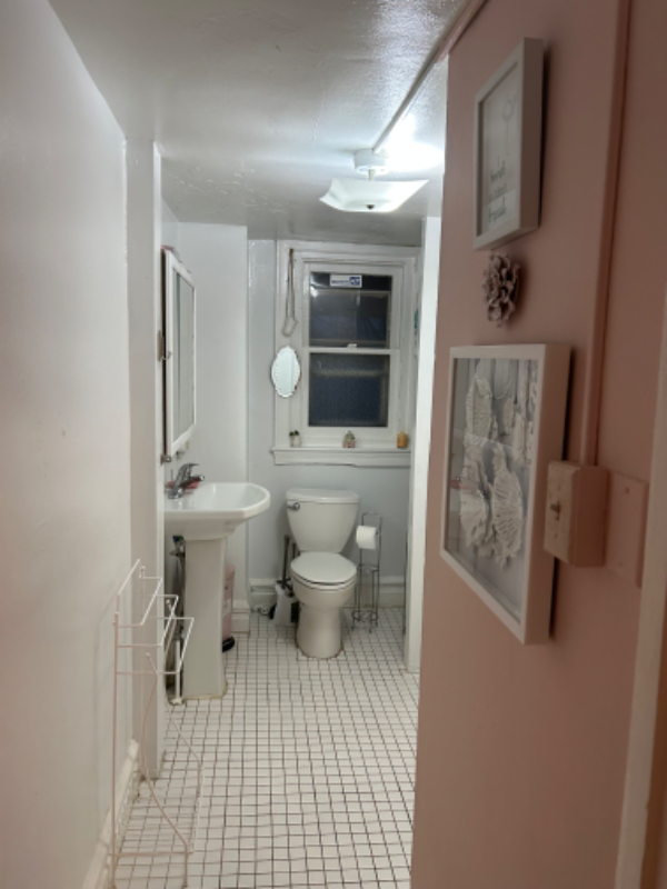 1136 W Walnut St - Photo 3 of 11