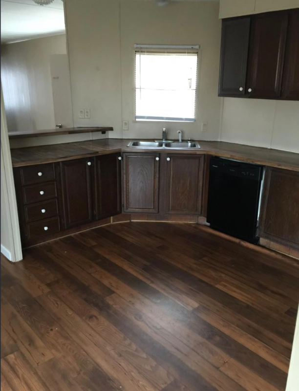 2417 Plantation Rd - Photo 3 of 8