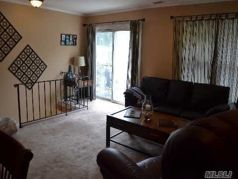 73 Rocky Point Yaphank Rd - Photo 2 of 8