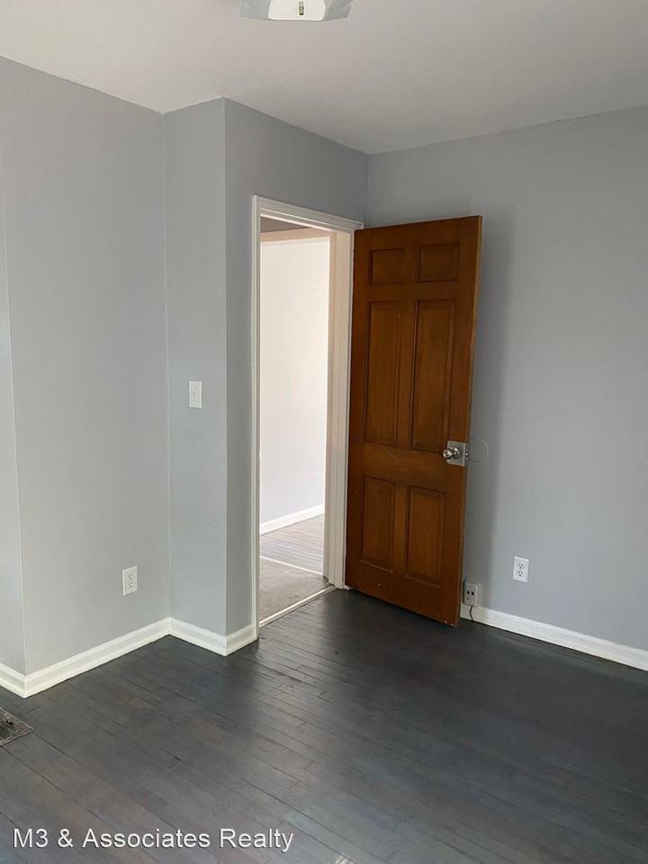 2503 Vendome Dr - Photo 3 of 8