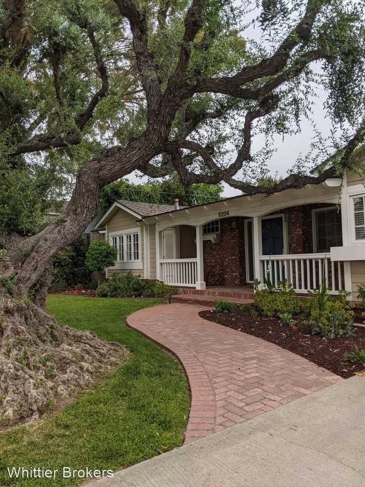 8204 Calmada Ave