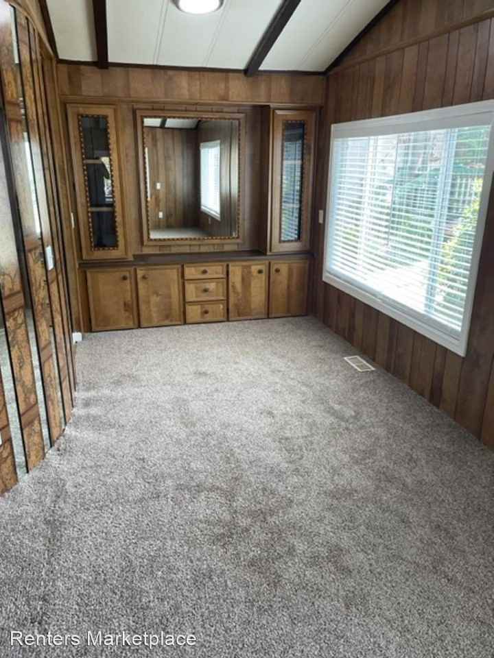 18918 129th Ave Ne - Photo 3 of 7