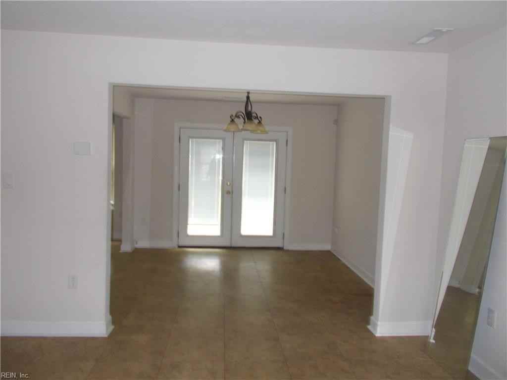 1317 Marshall Ave - Photo 3 of 17