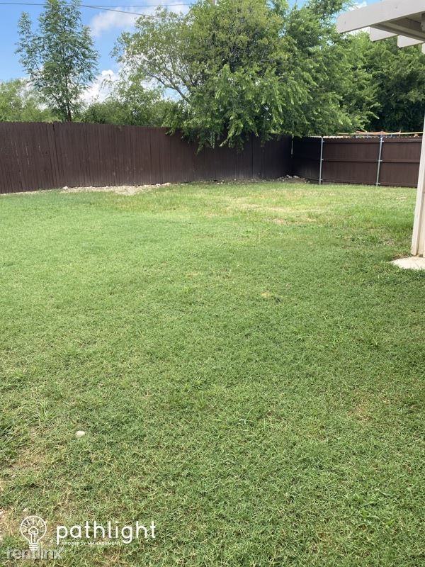 512 Crystal Springs Dr - Photo 2 of 12