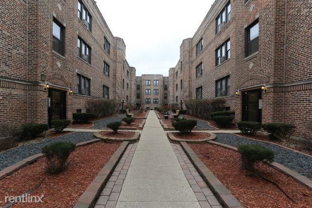 3720 N Pine Grove Ave #E7