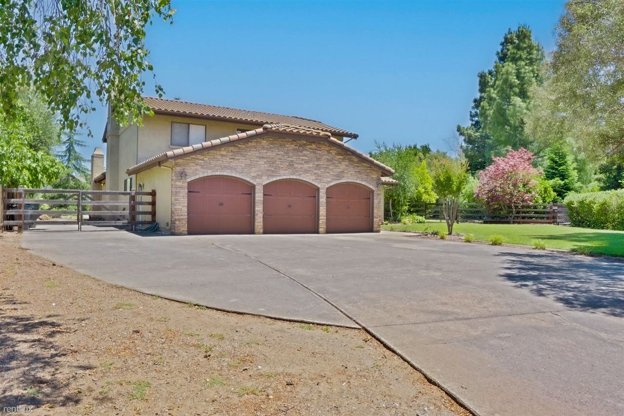14620 Gallant Fox Way - Photo 3 of 16