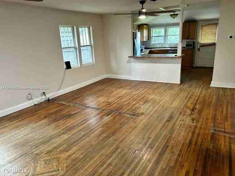 2307 Wilson St - Photo 3 of 16