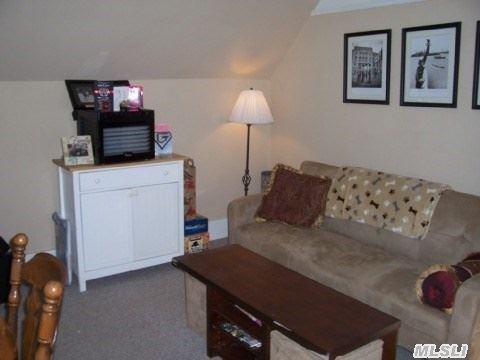110 Franklin St - Photo 2 of 7