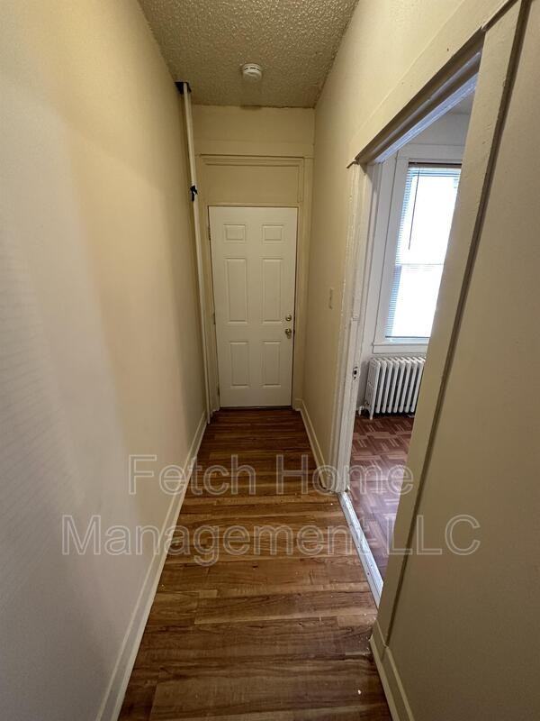 326 Beaver St - Photo 3 of 18