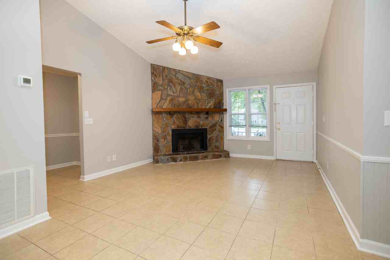 406 Mimosa Ter - Photo 3 of 19