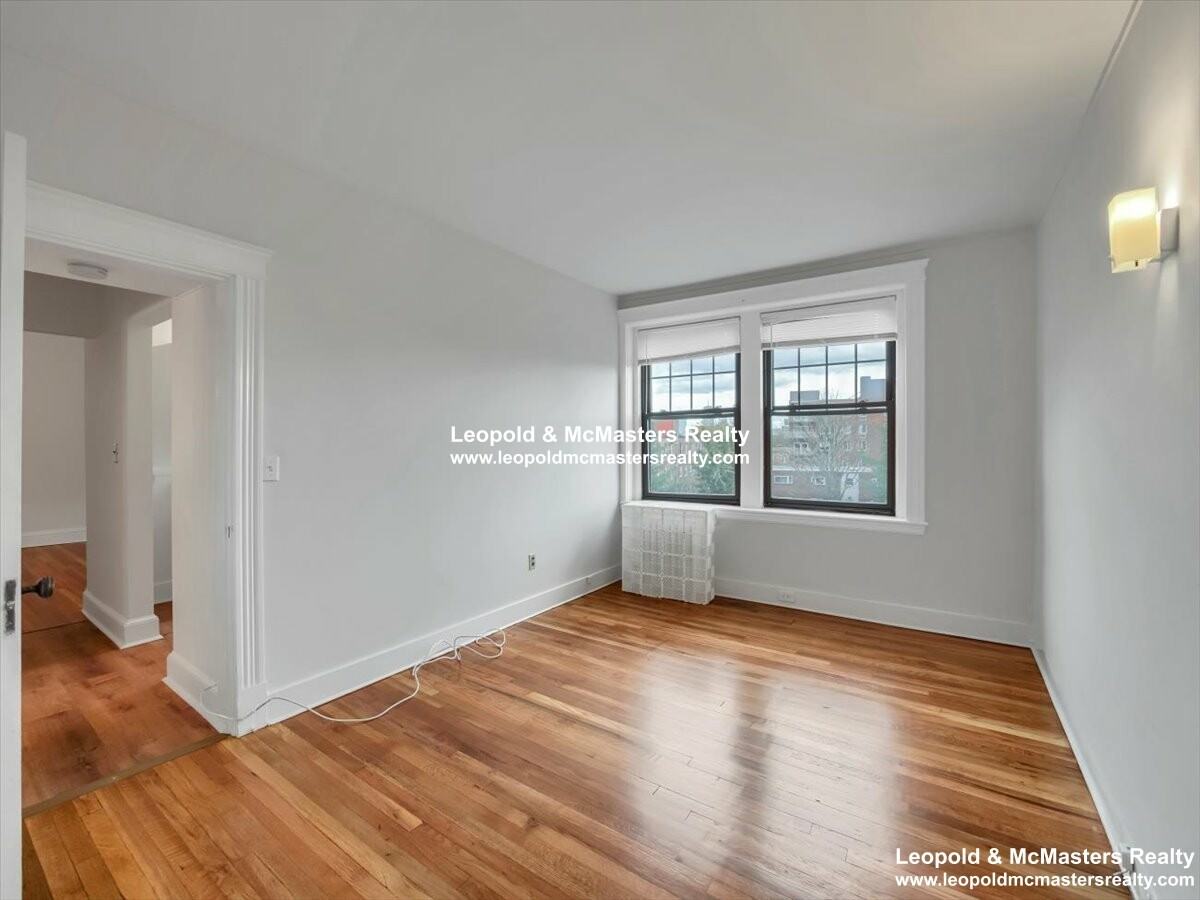 79 Pleasant St #4 - Photo 5 of 13