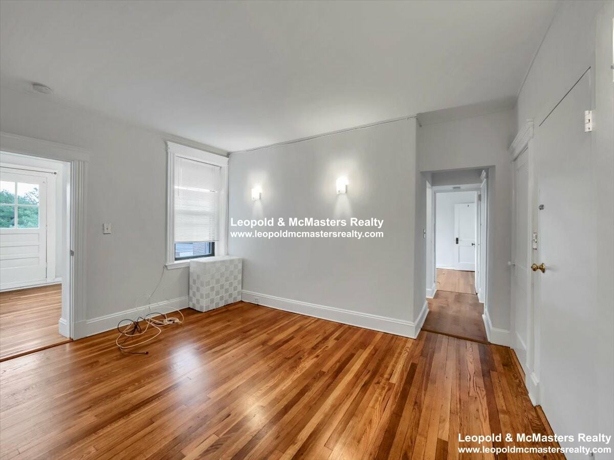 79 Pleasant St #4 - Photo 7 of 13