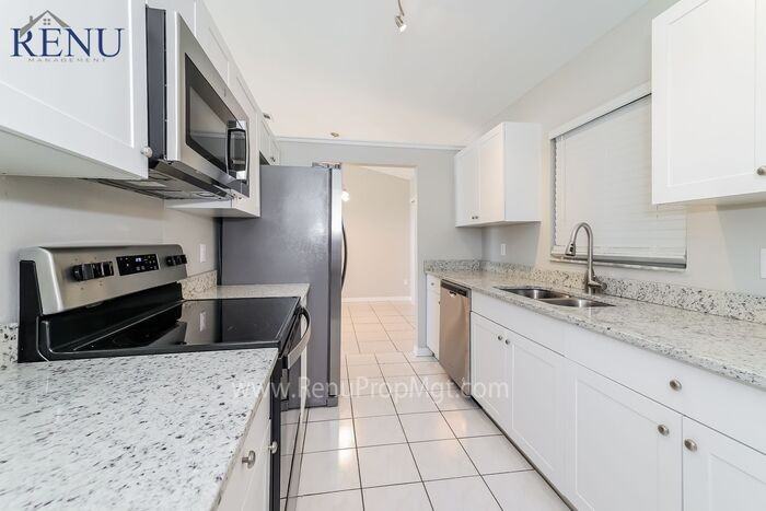 2686 Oak Run Blvd - Photo 3 of 18