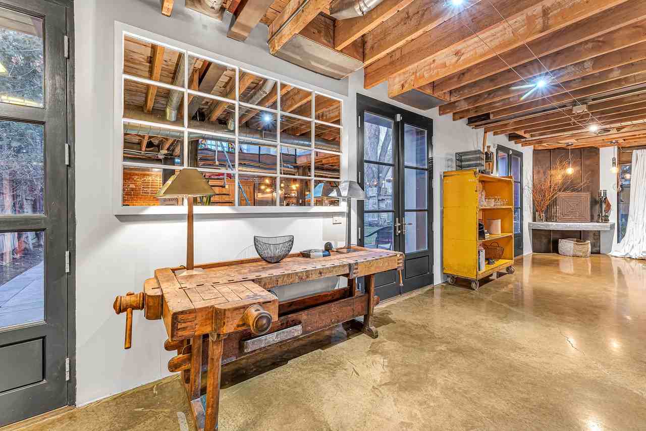 detached Converted funky retro loft barn - Photo 7 of 20