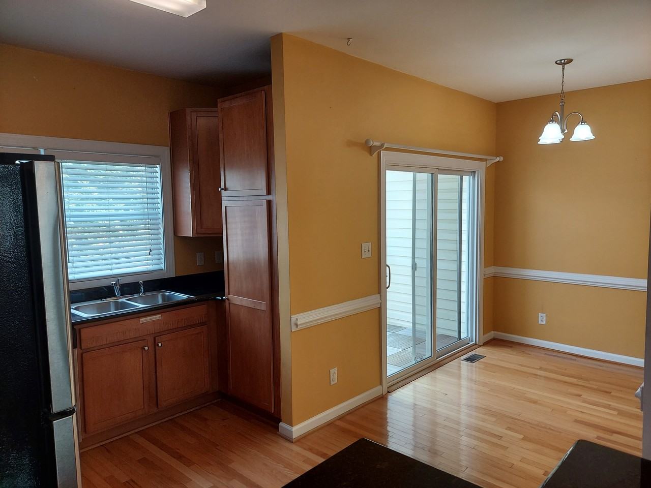 440 21st Street - Photo 3 of 24