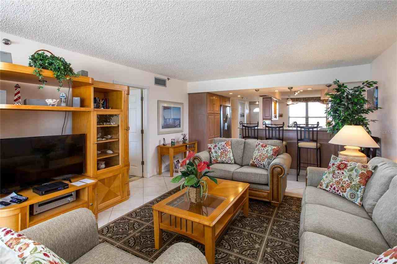 17940 Gulf Blvd #6E - Photo 7 of 30