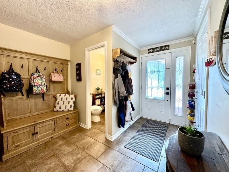 6087 Ridgelea Pl - Photo 2 of 14