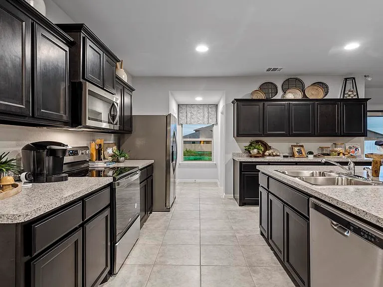 620 Peshtigo Road - Photo 7 of 28