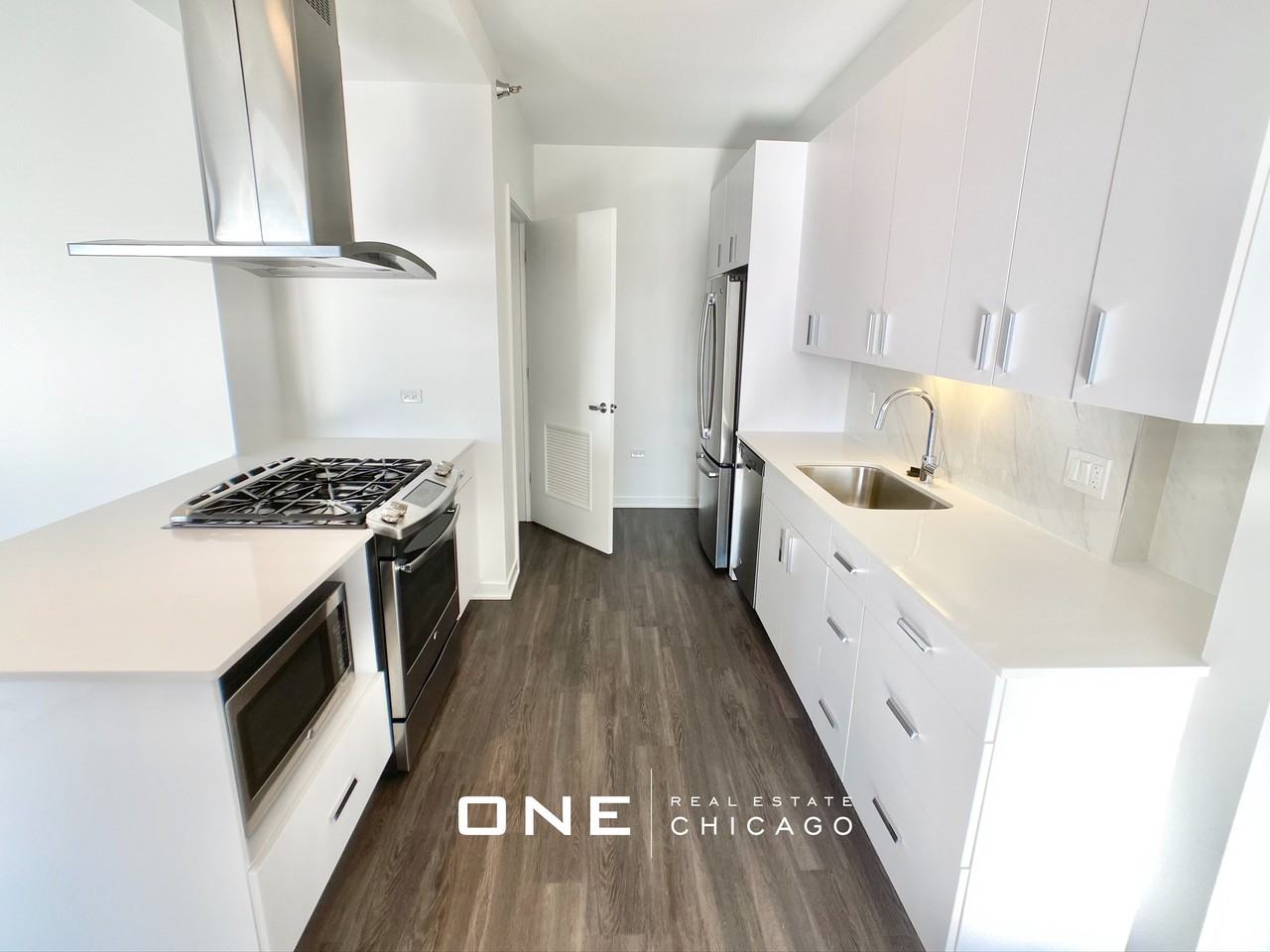 N La Salle Dr - Photo 5 of 20