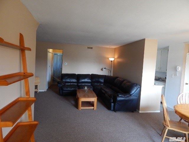 304 Artist Lake Dr - Photo 2 of 16