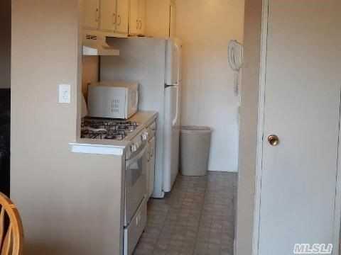 304 Artist Lake Dr - Photo 3 of 16