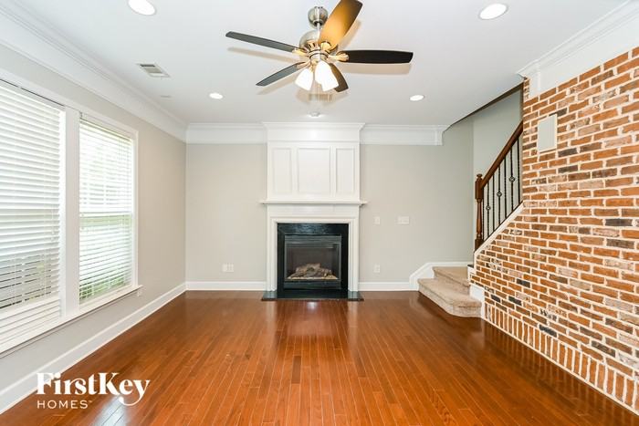 632 Syemore Pass - Photo 3 of 16