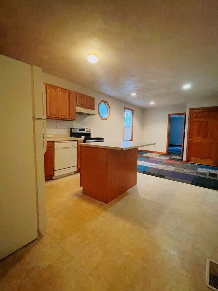 158 Parker St #C - Photo 3 of 11