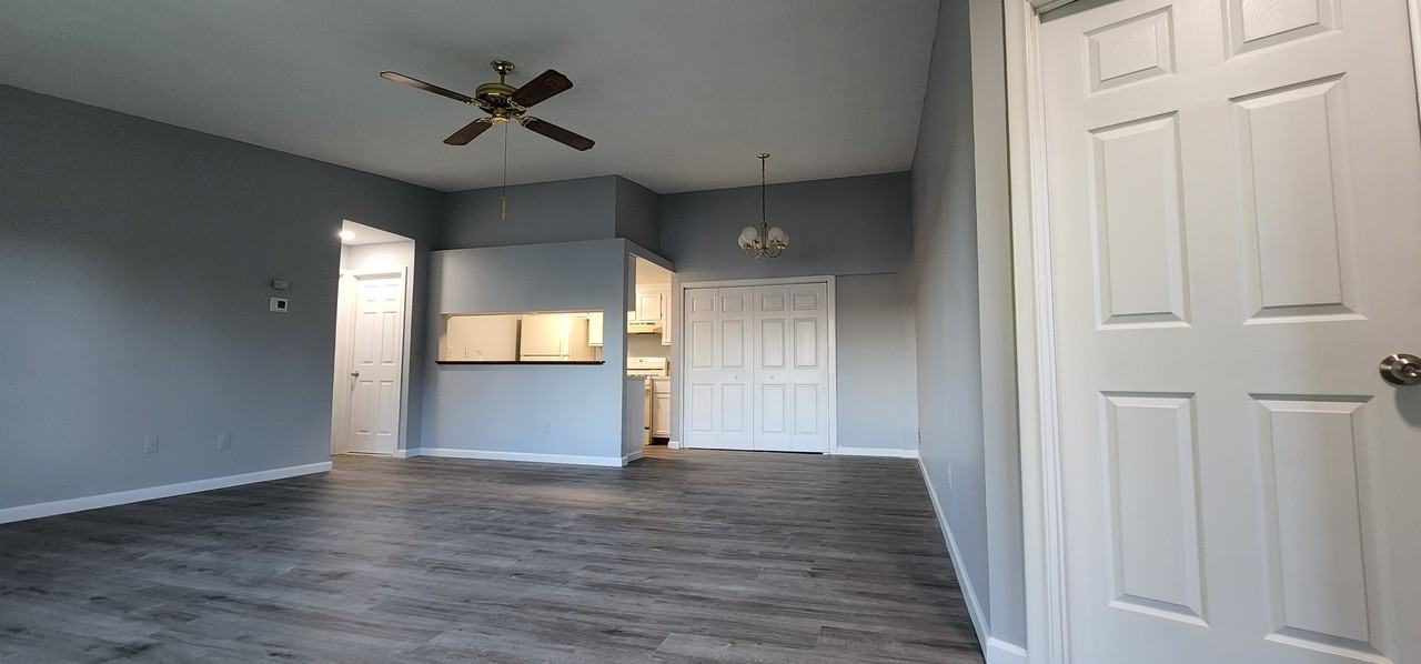 32 Copper Beech Dr #32 - Photo 2 of 17