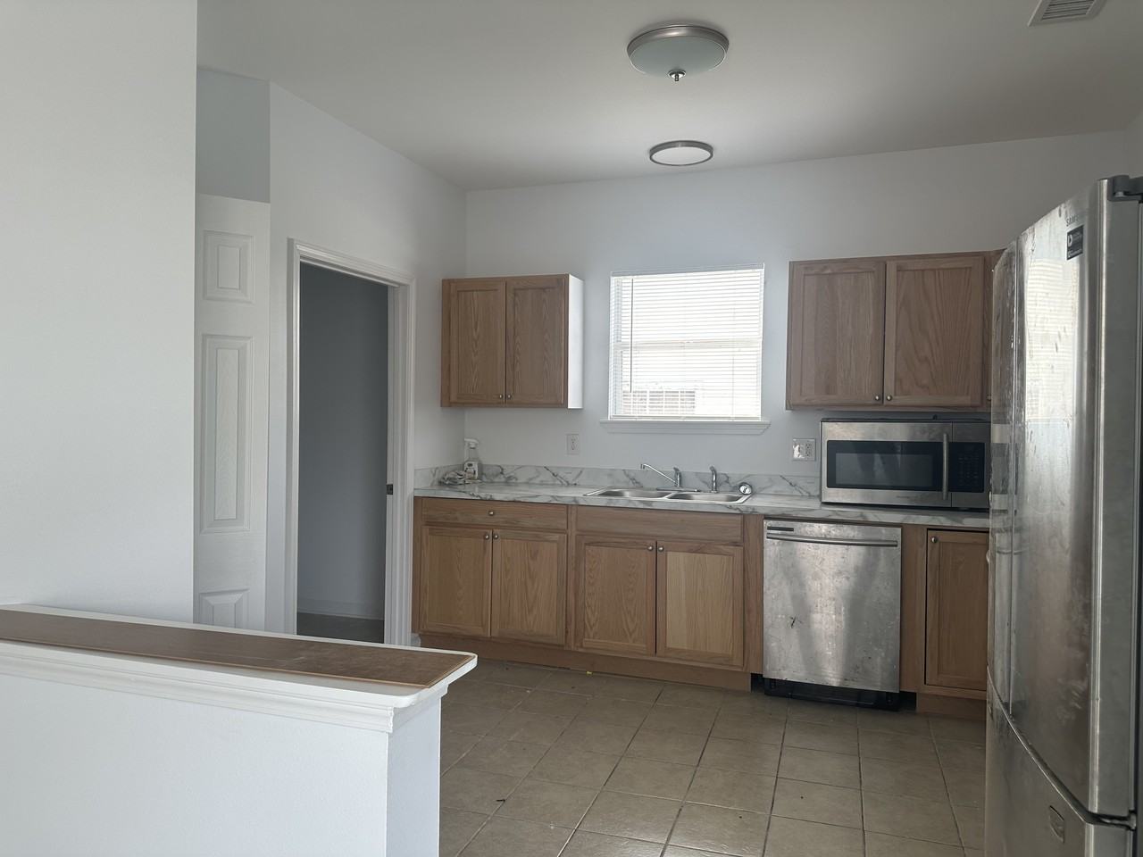 2667 Jonquil St #2669 - Photo 3 of 12