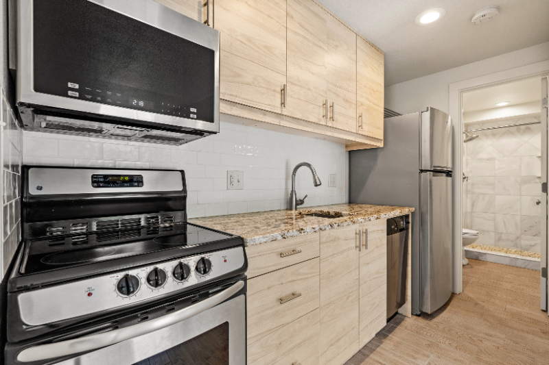 514 E 1st St - Photo 6 of 13