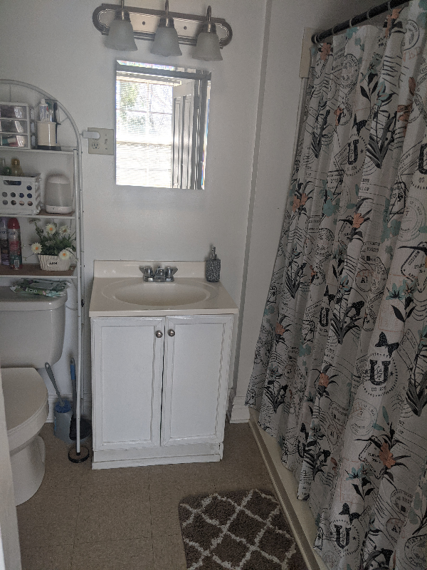 597 S Delaware Dr - Photo 2 of 7