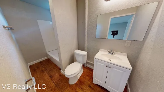 1374 Agnes Street #B - Photo 2 of 8