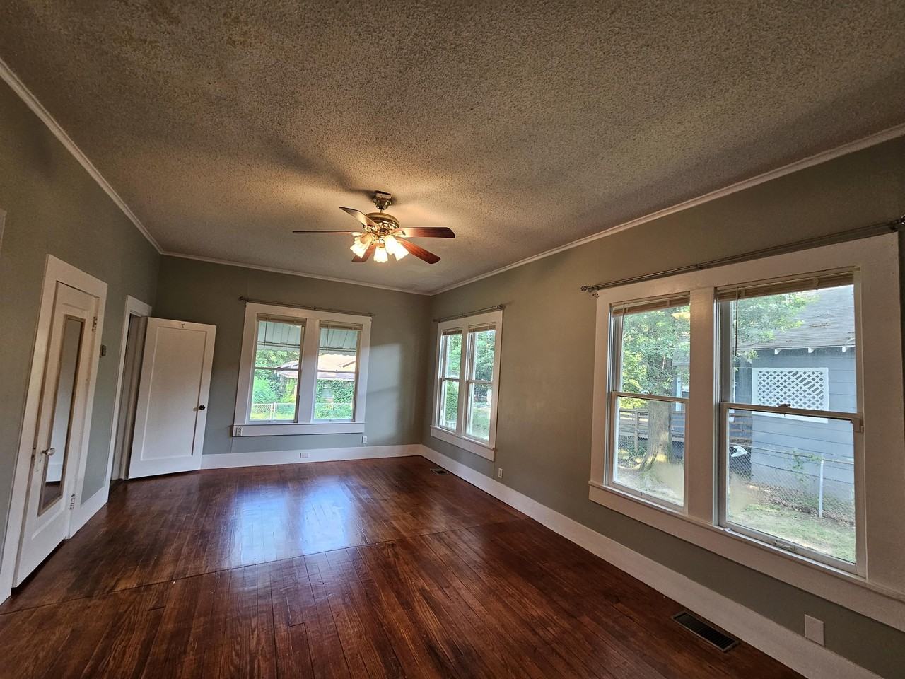 2312 Pecan St #1 - Photo 6 of 10