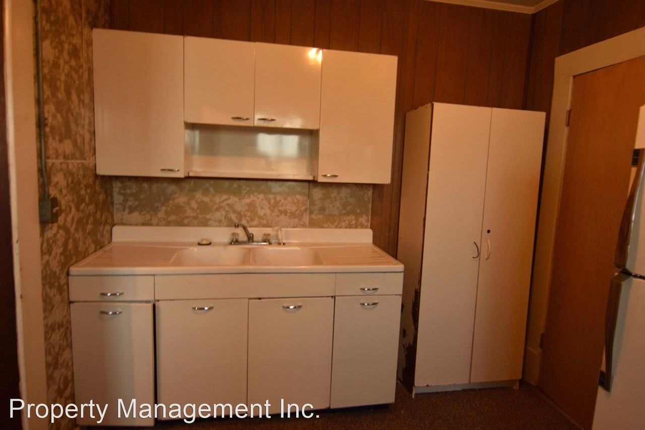 513 Maple - Photo 3 of 12