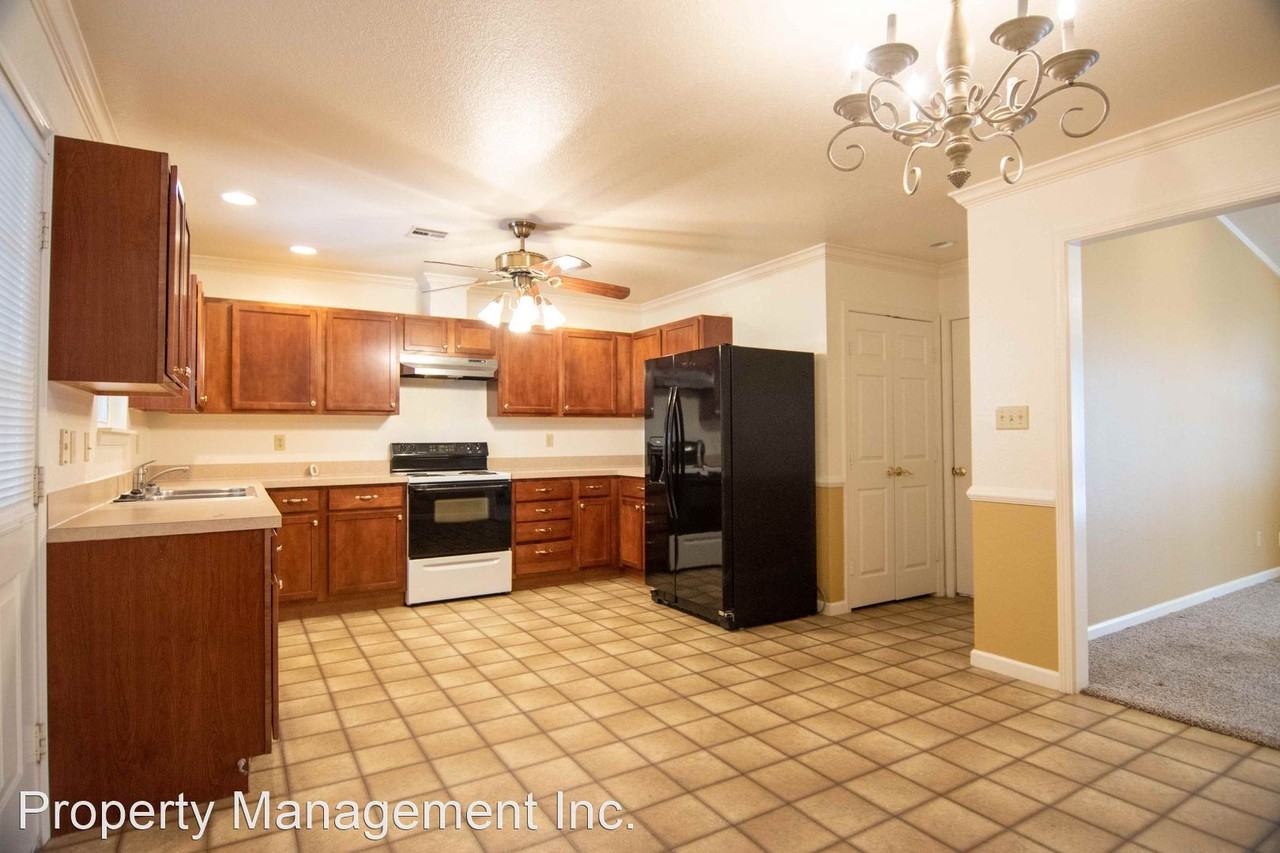 813 Shawnee St - Photo 2 of 43