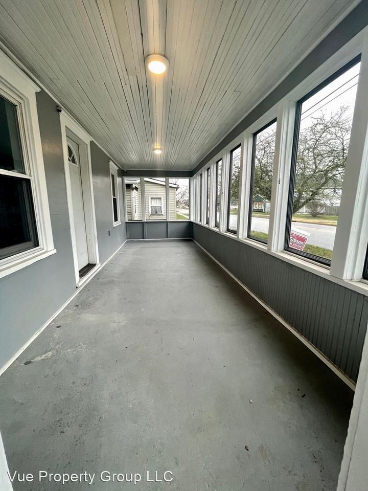 1338 Maple Ave - Photo 2 of 14