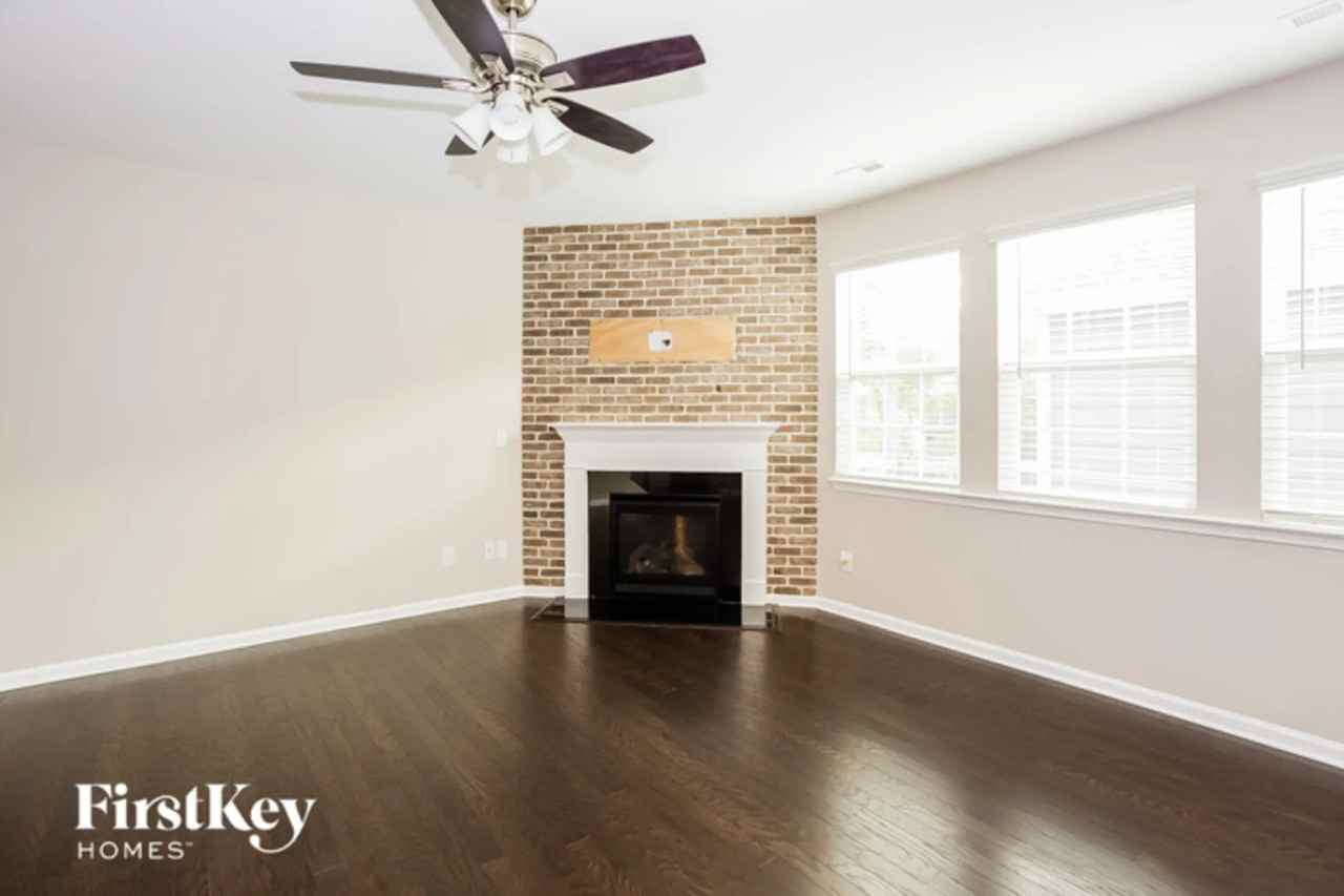 15516 Laverack Ln - Photo 3 of 14