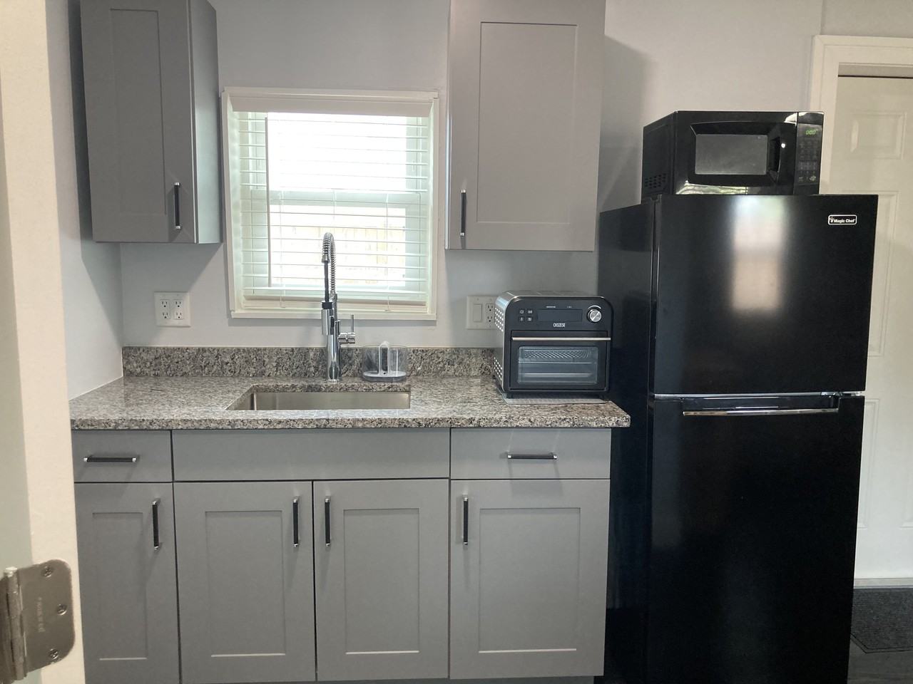 2521 1/2 14th Ave S - Photo 3 of 20