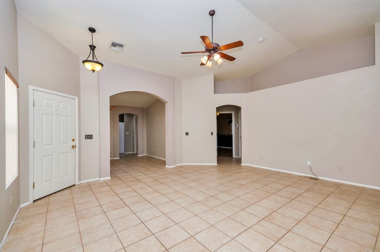7620 S Trumpet Vine Ave - Photo 4 of 25