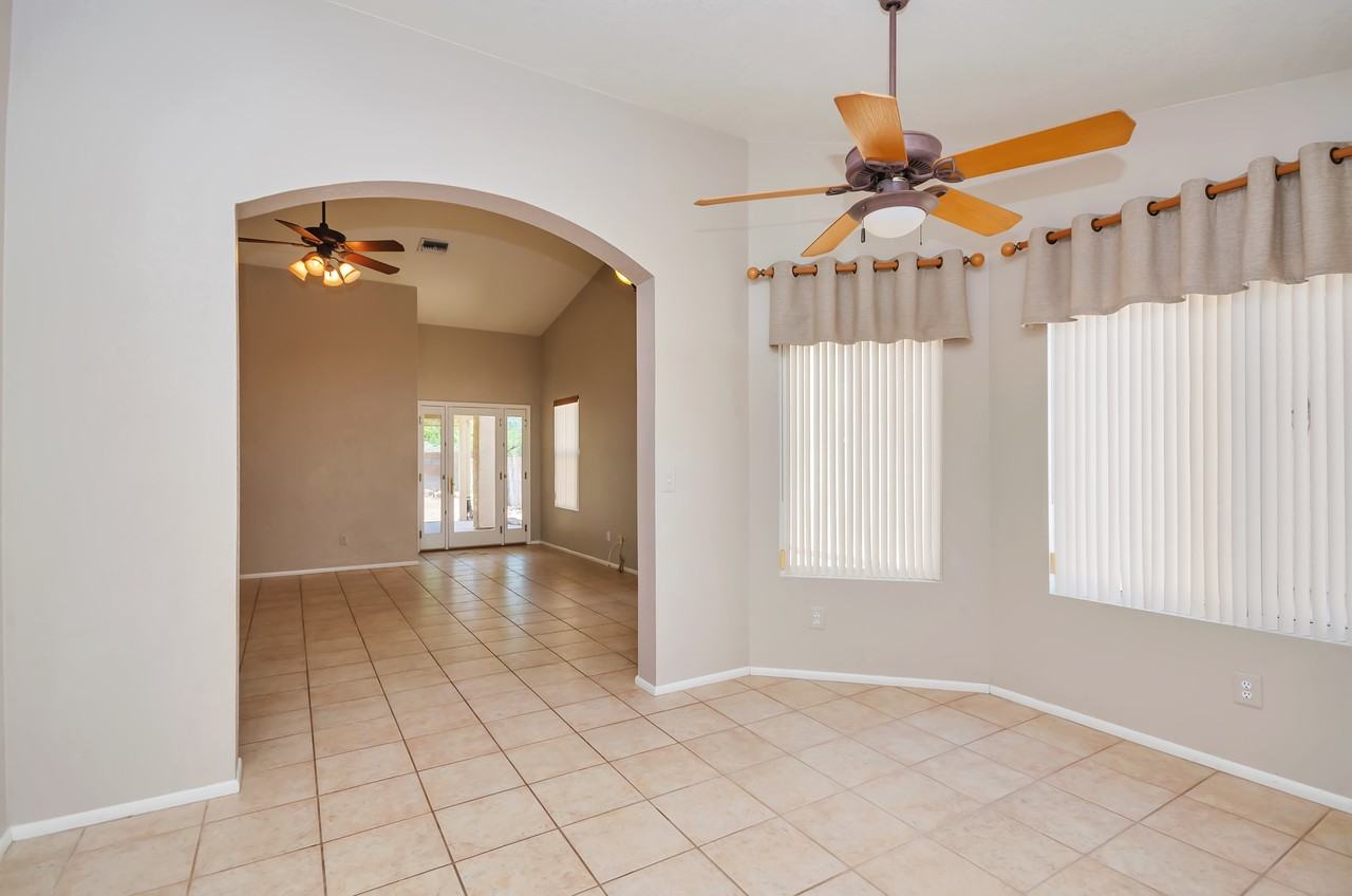 7620 S Trumpet Vine Ave - Photo 5 of 25