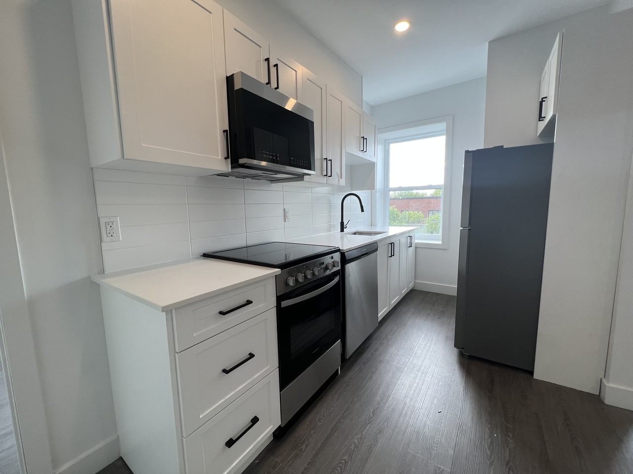 3804 Rue Rachel Est #9 - Photo 2 of 7