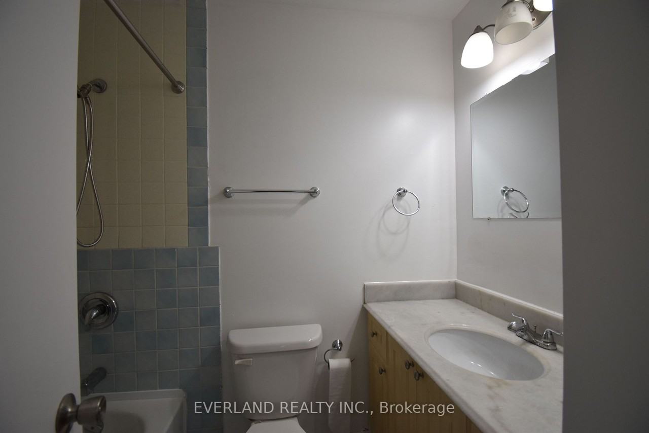 737 York Hill Boulevard #None - Photo 3 of 6