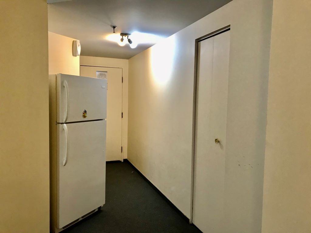 1077 St-Mathieu - Photo 2 of 9