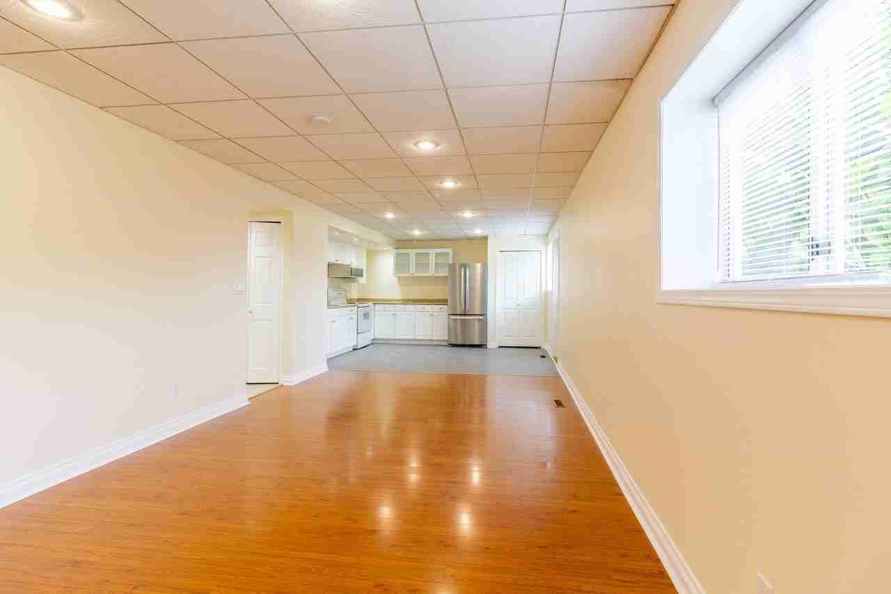 7305 Queenston Court - Photo 3 of 6