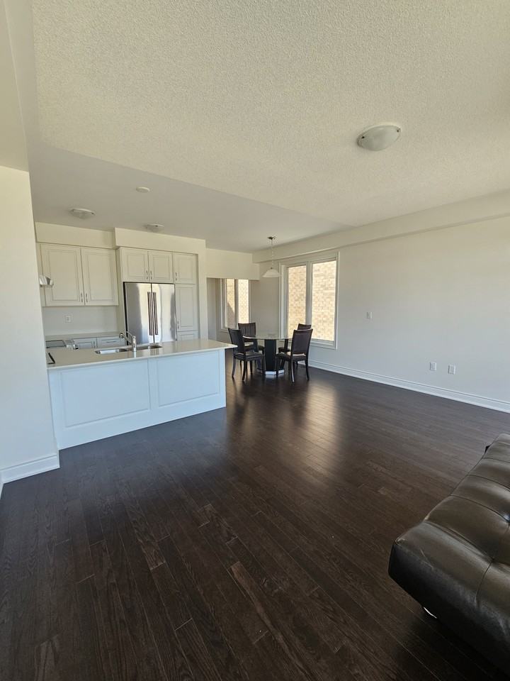 50 Montrose Boulevard - Photo 2 of 9