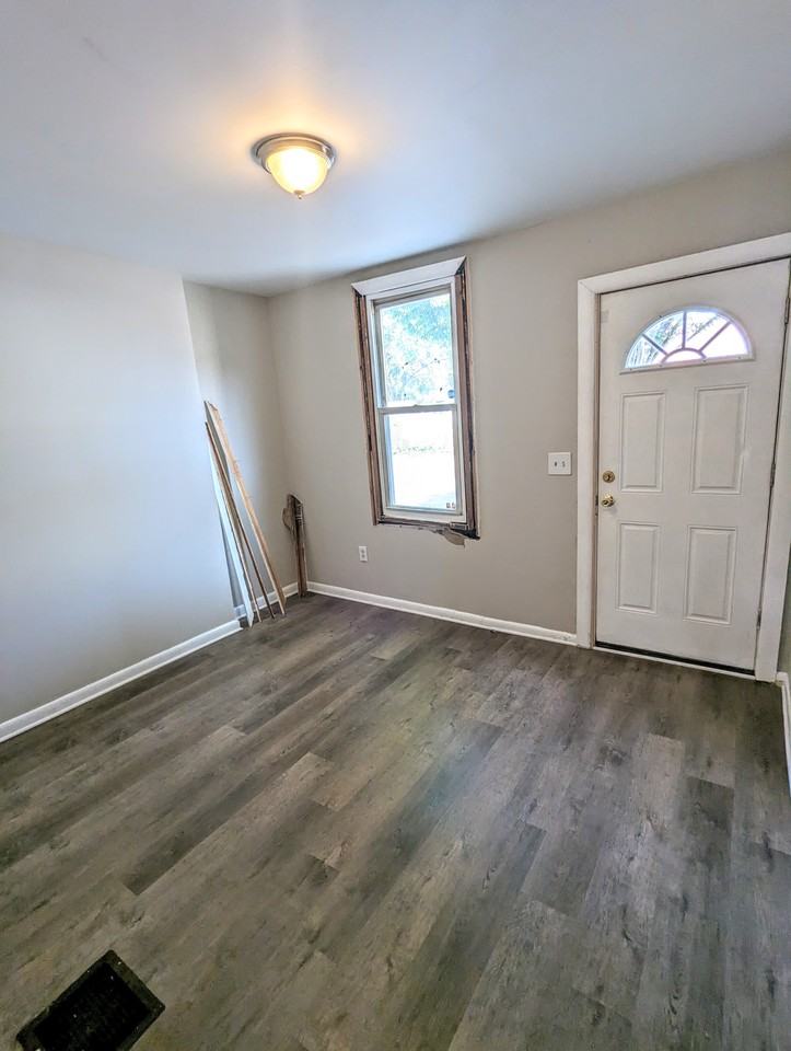 146 S Burlington St #NA - Photo 2 of 8