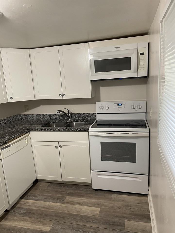 613 Rock Creek Rd #B - Photo 7 of 15