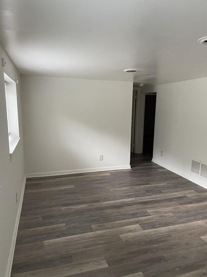 613 Rock Creek Rd #B - Photo 4 of 15